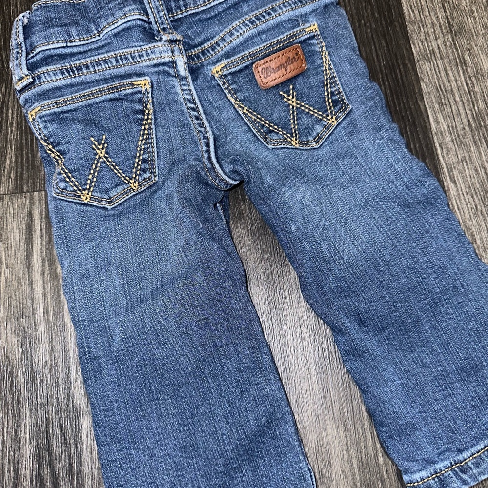 Wrangler Women's Medium Blue Boot Cut Jeans with Contrast Stitching